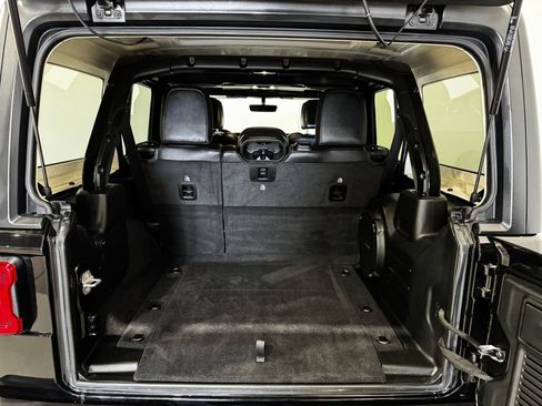 Used 2021 Jeep Wrangler Unlimited Rubicon w/ Uconnect 4C Nav & Sound Group AWD/4WD image 26