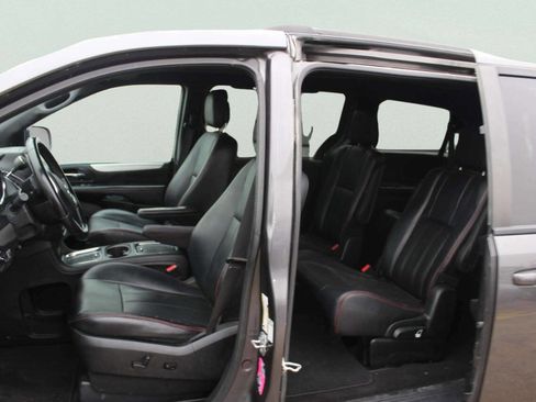 Used 2018 Dodge Grand Caravan GT image 7