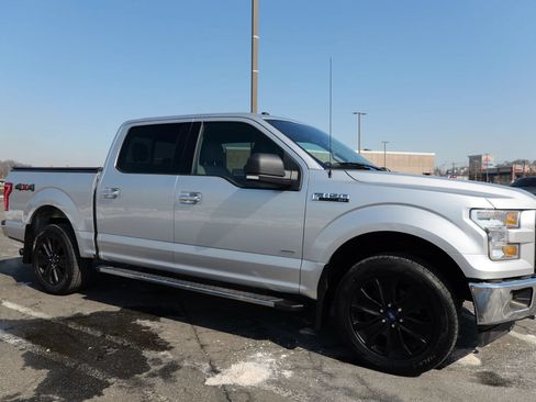 Used 2017 Ford F150 XLT w/ Equipment Group 302A Luxury AWD/4WD image 10