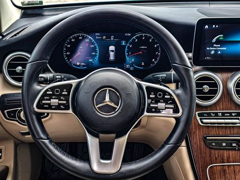Used 2022 Mercedes-Benz GLC 300 4MATIC image 24