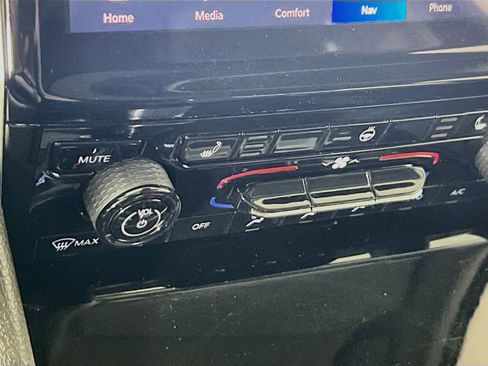 Used 2022 Jeep Grand Cherokee Limited image 20