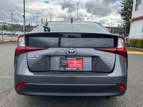 Certified 2022 Toyota Prius LE AWD/4WD image 6