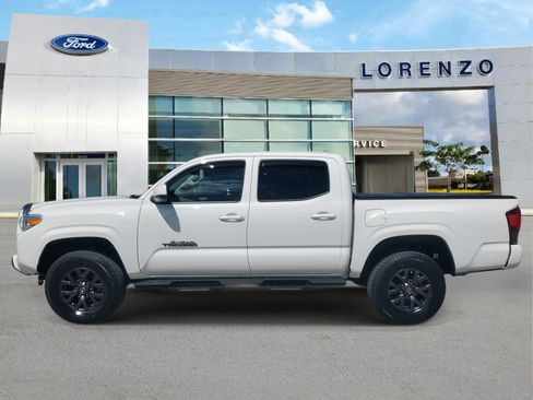 Used 2020 Toyota Tacoma SR image 8