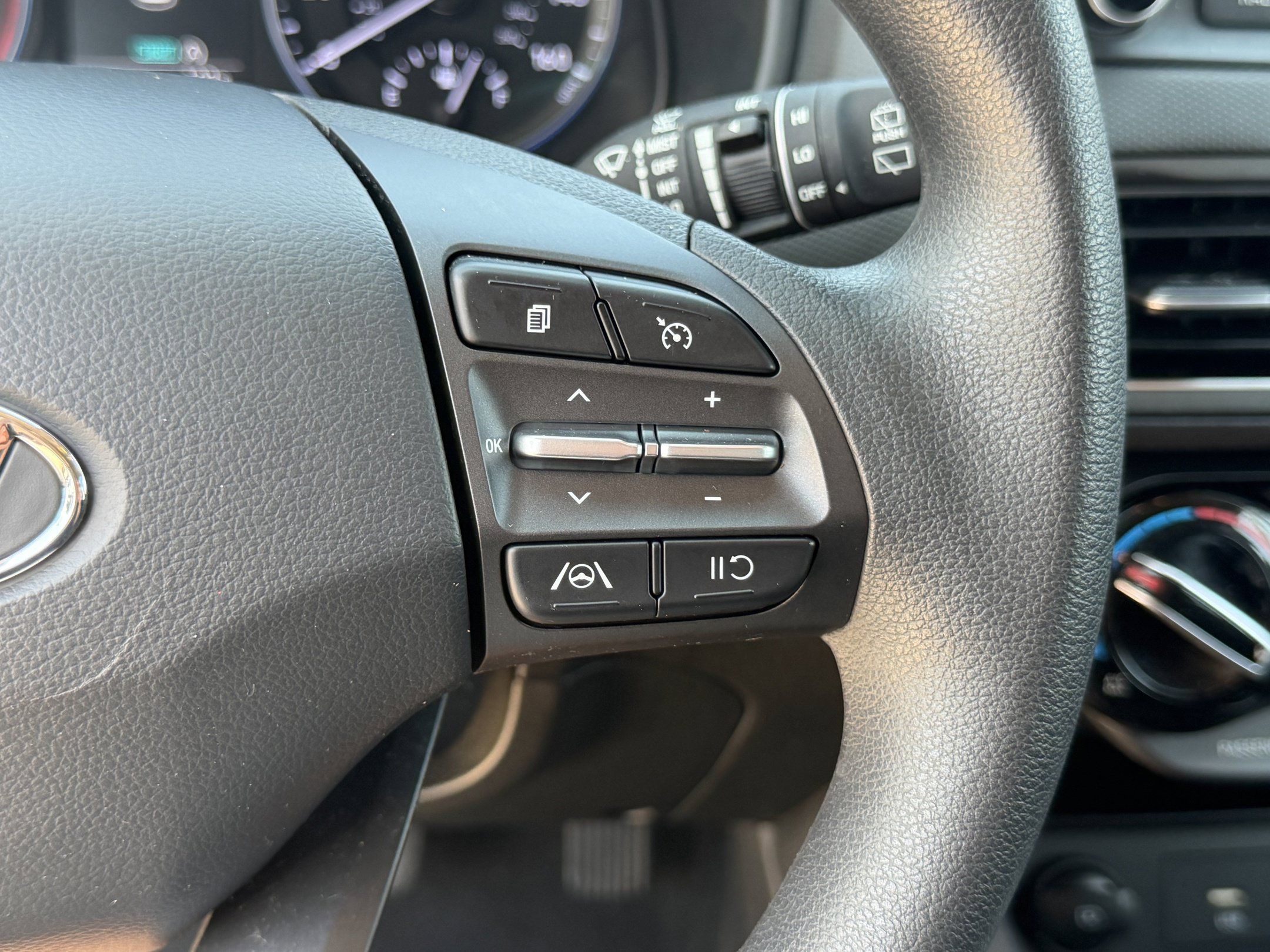 Used 2023 Hyundai Kona SEL AWD/4WD image 14