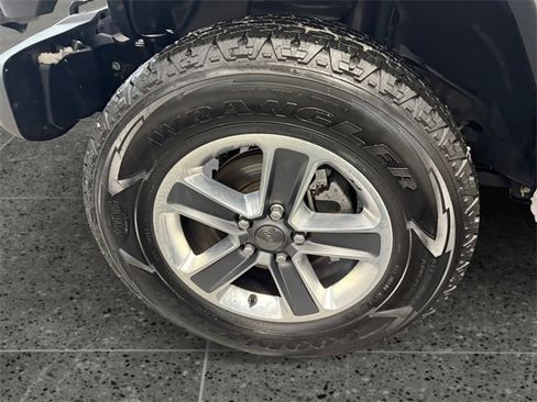 Used 2018 Jeep Wrangler Unlimited Sahara image 24