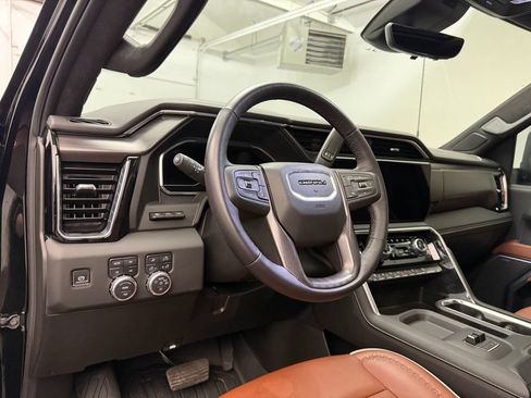 Used 2025 GMC Sierra 2500 Denali Ultimate AWD/4WD image 4