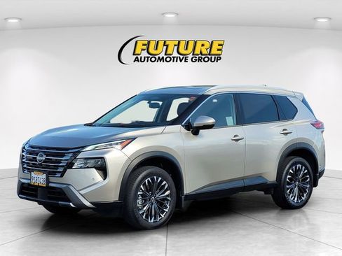 Certified 2025 Nissan Rogue SL w/ Tech Package image 5