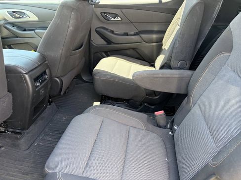 Used 2019 Chevrolet Traverse LT FWD image 14