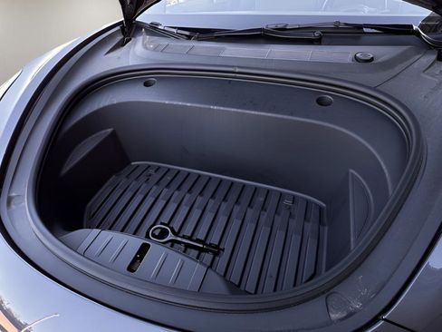 Used 2023 Tesla Model 3 Standard Range image 23