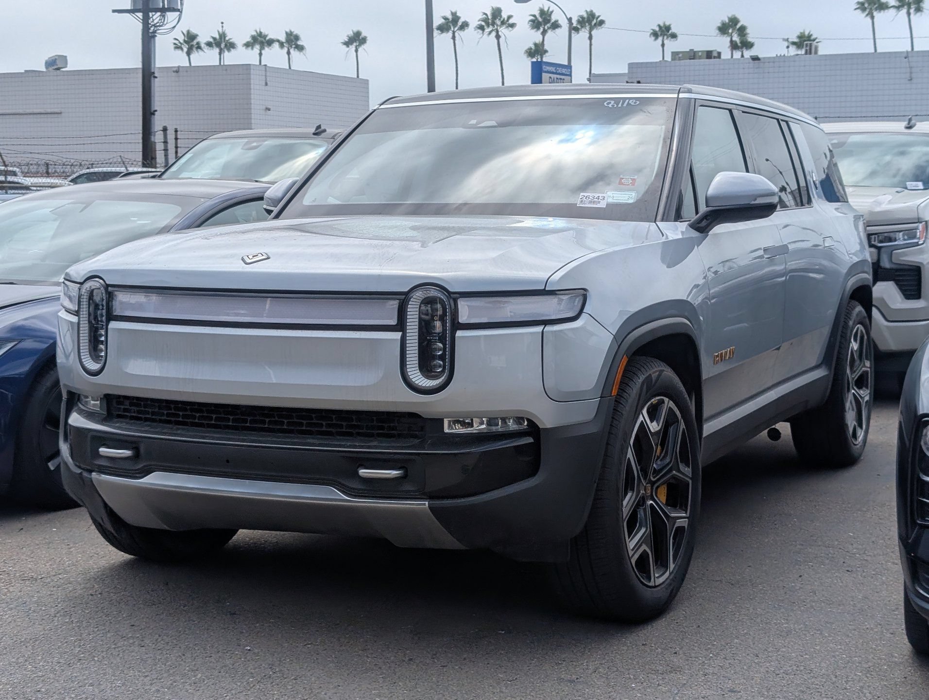 Used 2023 Rivian R1S Launch Edition Quad AWD/4WD image 1
