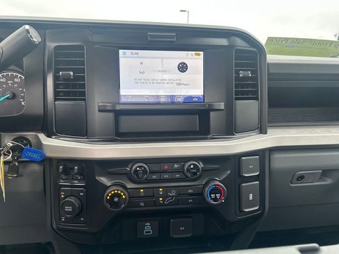 New 2026 Ford F250 XL w/ XL Chrome Package image 23