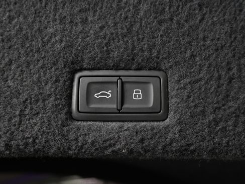 Used 2021 Lamborghini Urus image 12