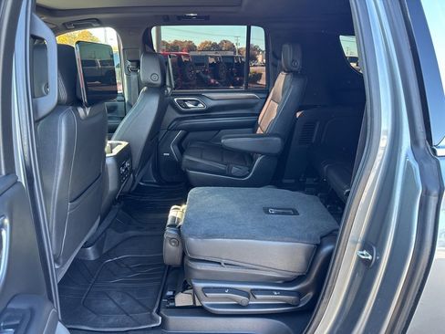 Used 2021 Chevrolet Suburban High Country w/ Premium Package image 29