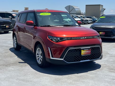 Certified 2025 Kia Soul LX FWD image 10