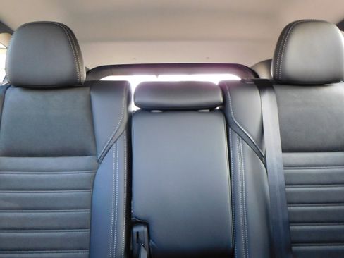 New 2025 Mitsubishi Outlander SE image 39