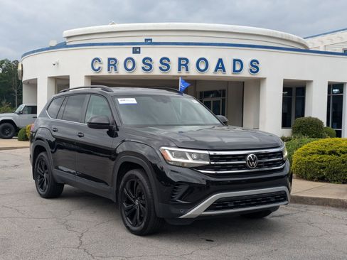 Used 2022 Volkswagen Atlas SE w/ Black Wheel Package FWD image 1
