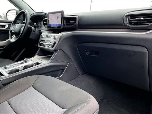 Used 2023 Ford Explorer XLT image 13