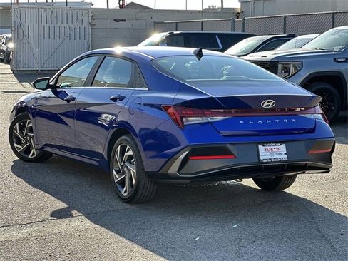 Used 2025 Hyundai Elantra SEL image 6