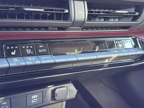 New 2026 Toyota Prius Plug-In Hybrid FWD image 24