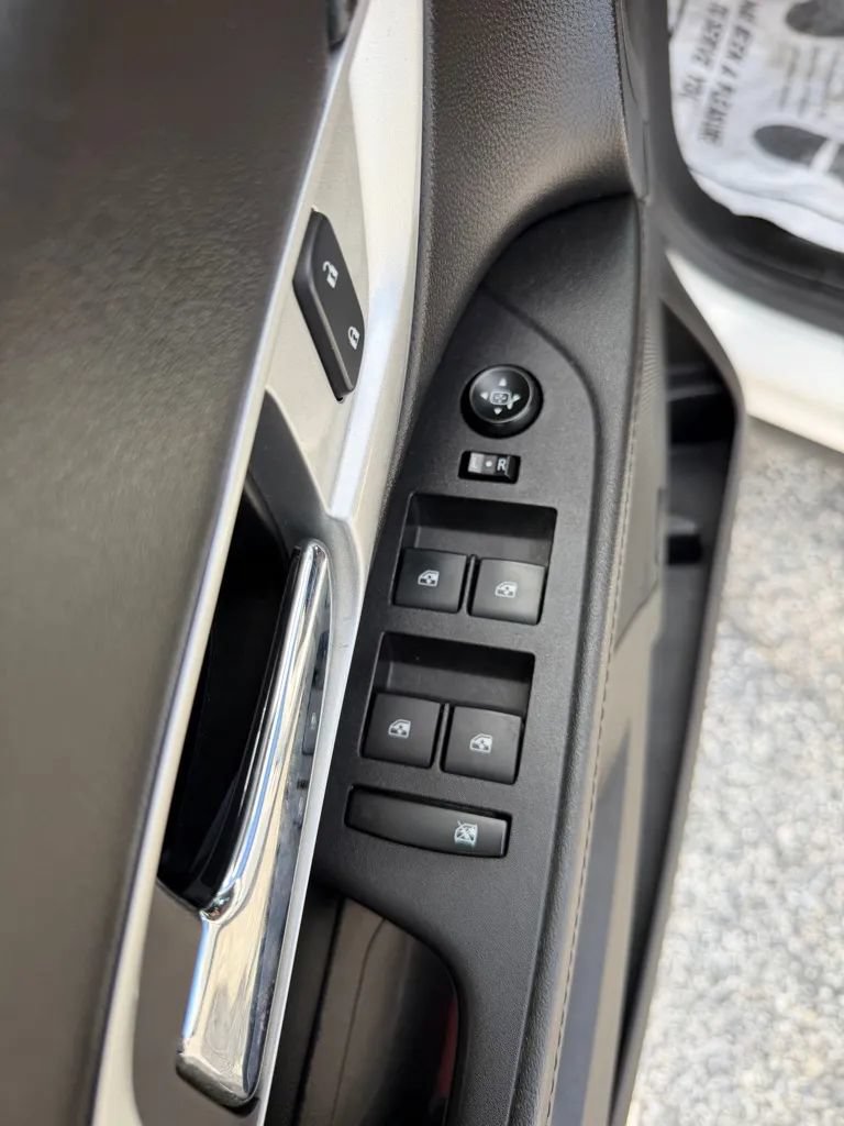 Used 2017 GMC Terrain SLT FWD image 12