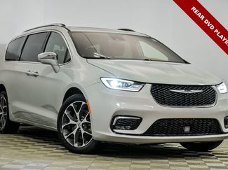 Used 2021 Chrysler Pacifica Limited w/ Uconnect Theater Family Group video 1