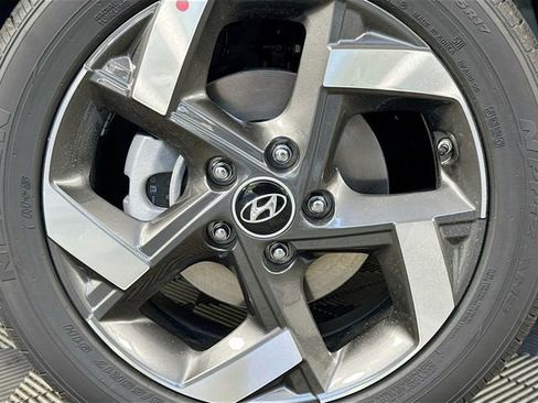 New 2025 Hyundai Venue SEL FWD image 2