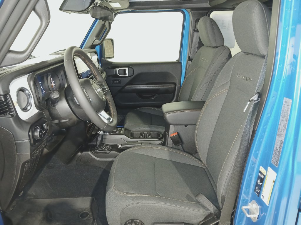 Used 2024 Jeep Wrangler Unlimited Sahara AWD/4WD image 10