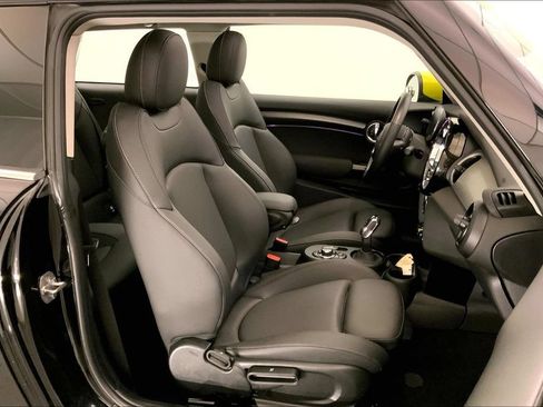 Used 2024 MINI Cooper SE FWD image 6
