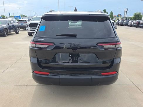 Used 2023 Jeep Grand Cherokee L Laredo AWD/4WD image 4