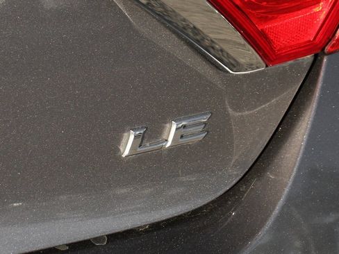 Used 2017 Toyota Camry LE image 42