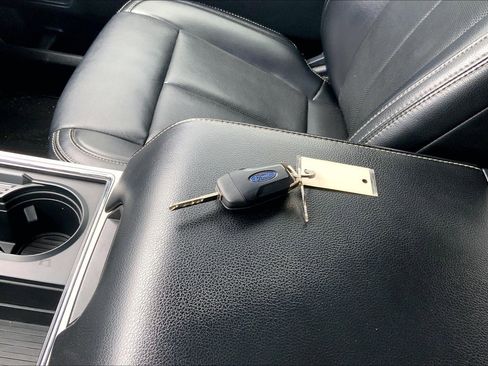 Used 2021 Ford F250 Lariat w/ Lariat Value Package image 12