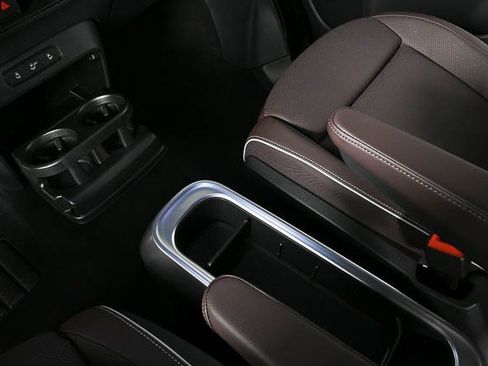 New 2025 Volkswagen ID. Buzz Pro S image 18