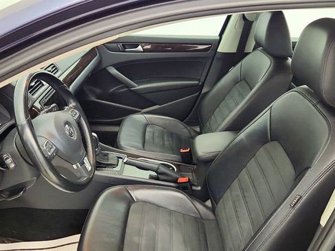 Used 2015 Volkswagen Passat TDI SEL Premium image 16
