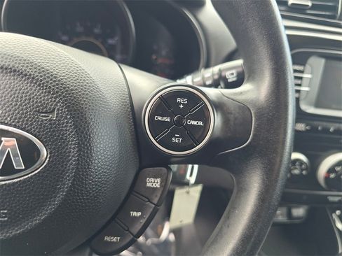 Used 2018 Kia Soul image 23