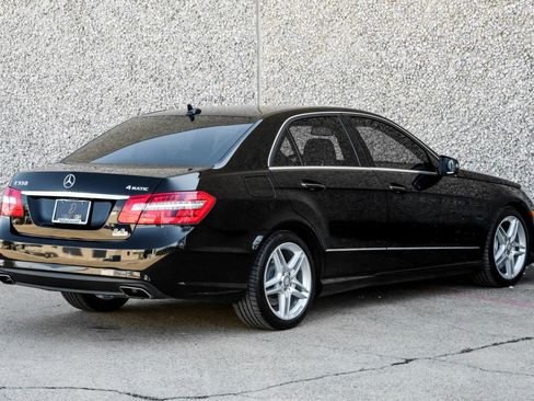 Used 2013 Mercedes-Benz E 550 4MATIC Sedan image 10