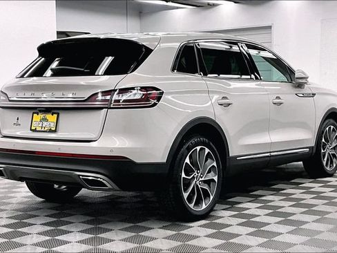 Used 2023 Lincoln Nautilus Reserve AWD/4WD image 13