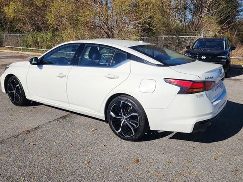 Used 2024 Nissan Altima 2.5 SR image 3