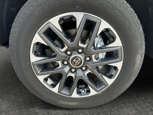Used 2023 Toyota Tundra Limited AWD/4WD image 9