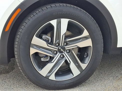 Certified 2023 Kia Sorento SX Prestige w/ Panoramic Sunroof Package AWD/4WD image 8