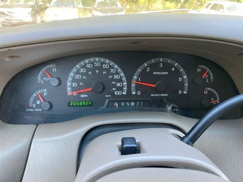 Used 2003 Ford F150 XLT image 14