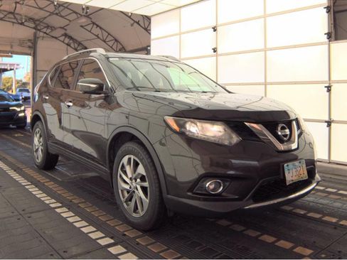 Used 2014 Nissan Rogue SL w/ SL Premium Package image 4
