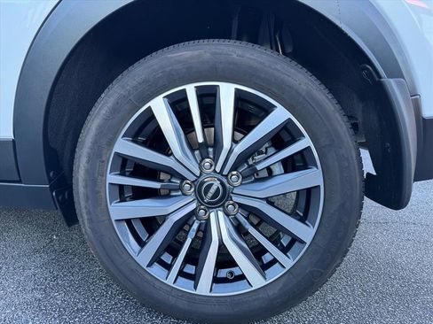 Certified 2024 Nissan Kicks SR image 9