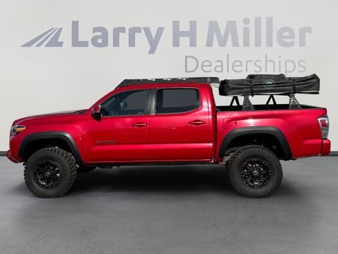 Used 2021 Toyota Tacoma TRD Off-Road w/ Technology Package image 2