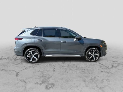 Used 2025 Volkswagen Tiguan SE AWD/4WD image 9