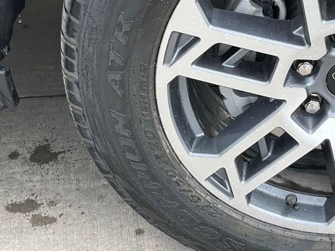 Used 2025 Ford Expedition Active AWD/4WD image 10