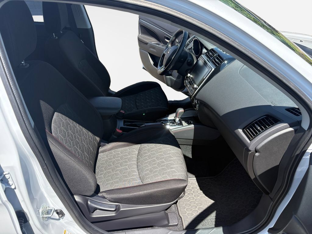Used 2025 Mitsubishi Outlander Sport LE AWD/4WD image 26