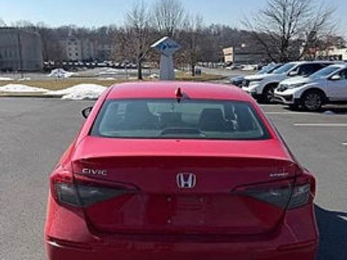 Used 2022 Honda Civic Sport image 6