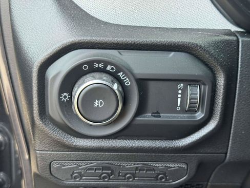 Used 2024 Jeep Wrangler Unlimited Sport AWD/4WD image 18