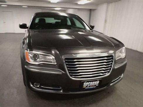 Used 2014 Chrysler 300 AWD w/ Driver Convenience Group image 3