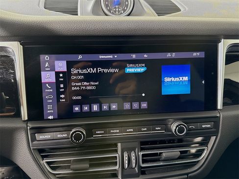 Used 2021 Porsche Macan image 16